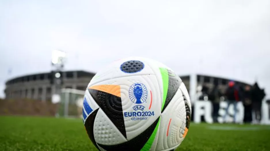 Η μπάλα του Euro 2024 θα έχει μικροτσιπ για τα οφσάιντ και τα χέρια!