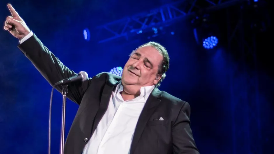 ΠΑΟΚ για Βασίλη Καρρά: "Αποχαιρετούμε έναν μεγάλο λαϊκό τραγουδιστή και γνήσιο ΠΑΟΚτση"