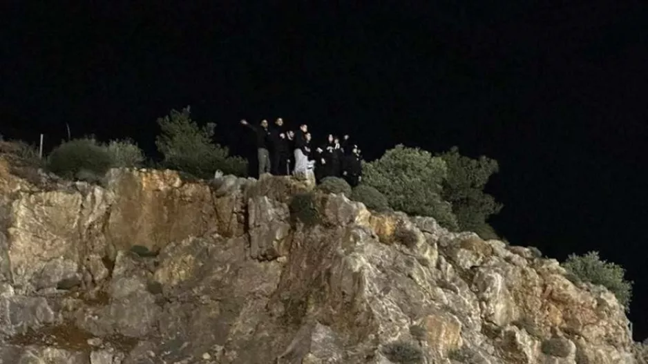 Οπαδοί του ΠΑΟΚ έκαναν κερκίδα από το… βουνό στην Καισαριανή