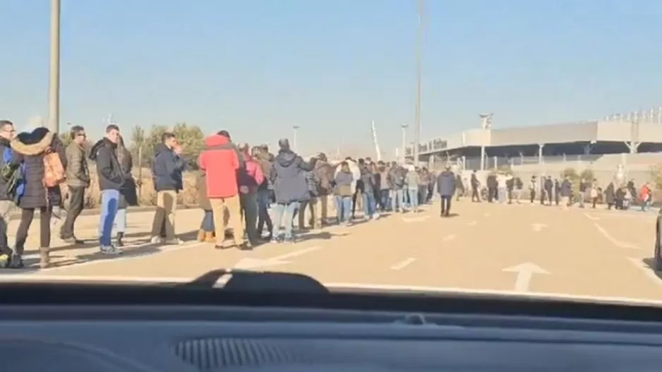 Μέχρι και 5 ώρες περίμεναν να βγάλουν εισιτήριο για την ανοιχτή προπόνηση