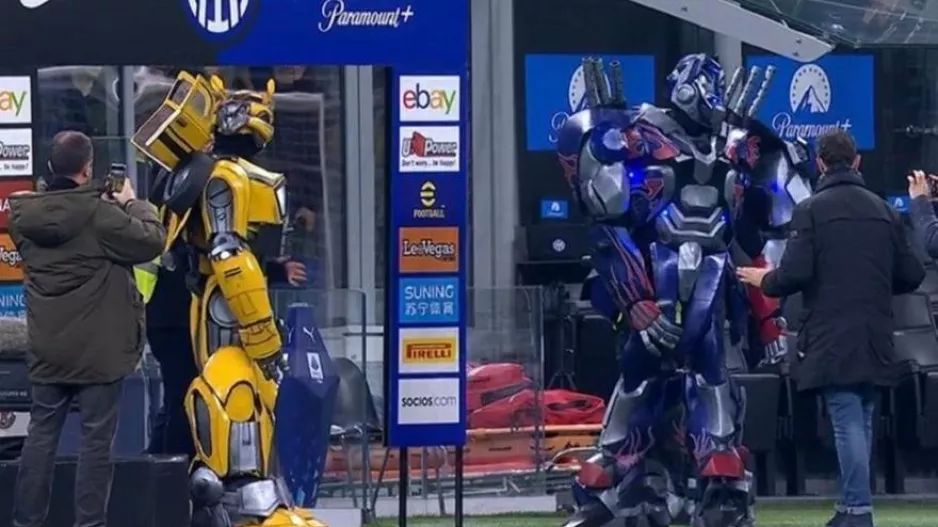 Transformers στο "Μεάτσα" πριν τη σέντρα του Ίντερ-Ουντινέζε