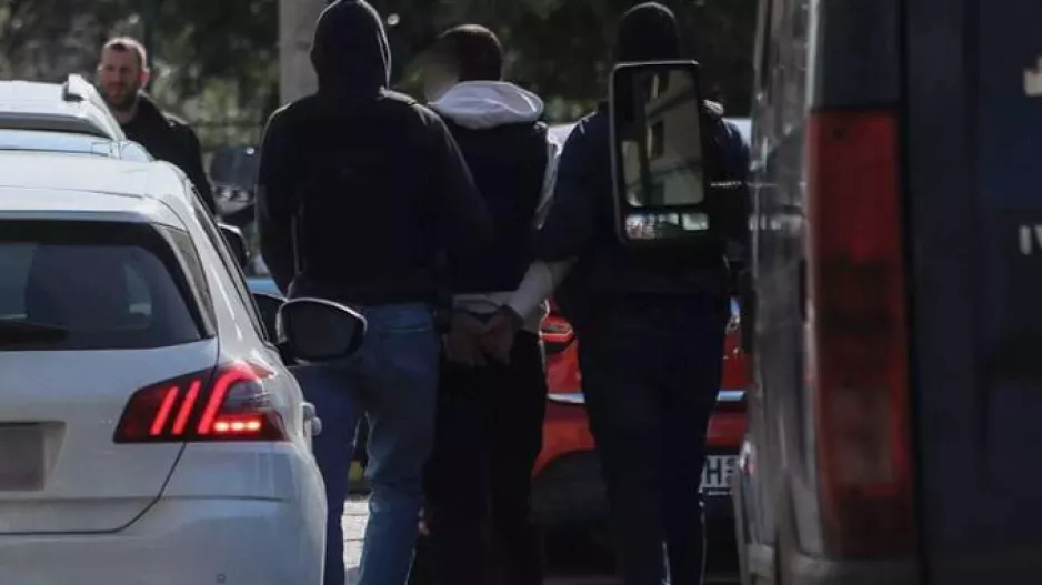 Greek Mafia: Ποινική δίωξη για 9 κακουργήματα και 7 πλημμελήματα στους τρεις συλληφθέντες