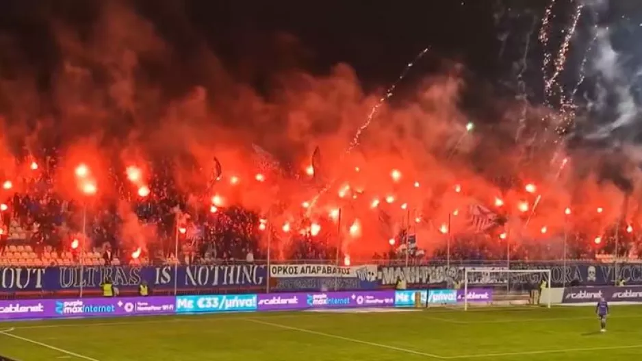 (ΒΙΝΤΕΟ Kerkida) Pyroshow από τους ΜΑΧΗΤΕΣ 