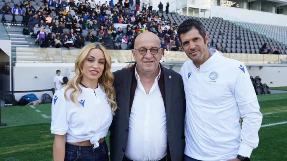 Παύλος Κοντίδης, Καρολίνα Πελενδρίτου και διεθνείς ποδοσφαιριστές συμμετείχαν στο video clip του EURO U17