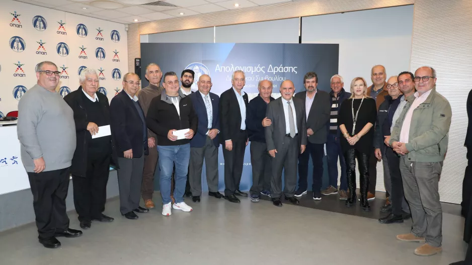 Επίδοση χορηγίας στα Σωματεία της ΣΤΟΚ