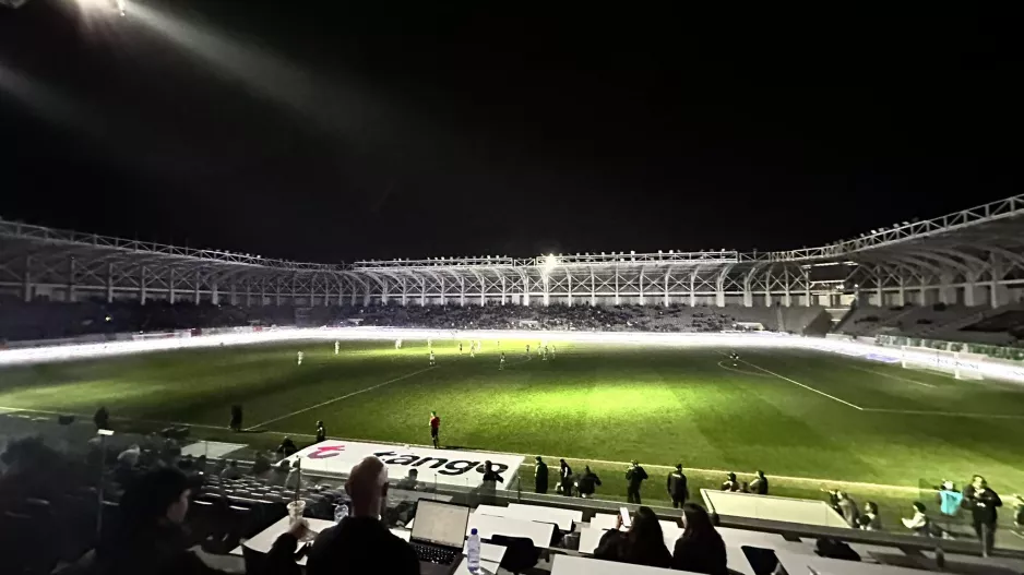 Μπλακ... άουτ για μερικά δευτερόλεπτα στο Άρης-Ομόνοια!