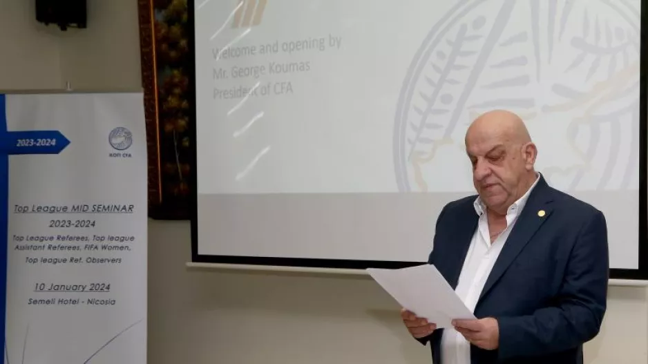Κούμας σε διαιτητές/"Κλείστε τα αυτιά σας!"