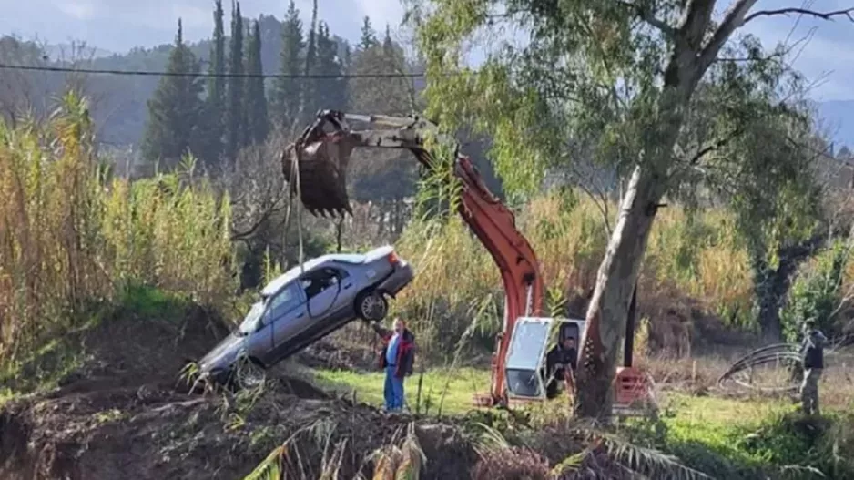 Συνεχίζονται για 13η μέρα οι έρευνες για τον 45χρονο οδηγό που χάθηκε στα νερά χειμάρρου στο Πλουτοχώρι