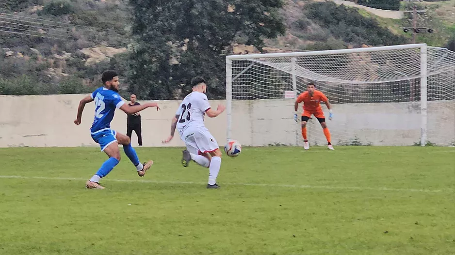 Νίκες για Χαλκάνορα και Κούρη Ερήμης 