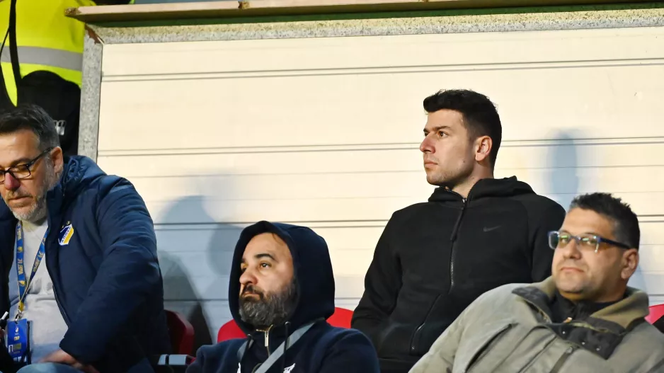 Αυτή την φορά, θα είναι εντός και όχι στα θεωρεία 