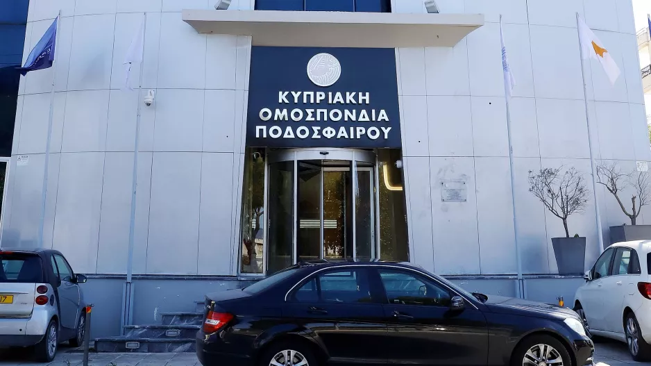 Τα... σάσματα της ΚΟΠ