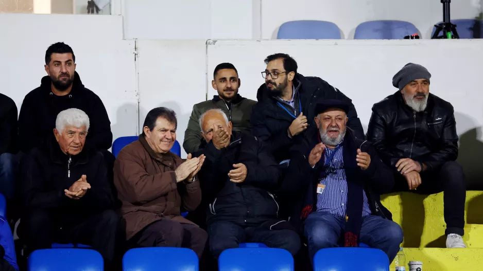 Στο ίδιο σημείο!