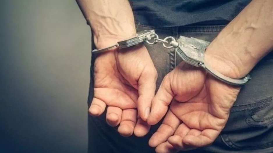 Ηράκλειο: Χειροπέδες σε 46χρονο μετά από περιστατικό ενδοοικογενειακής βίας