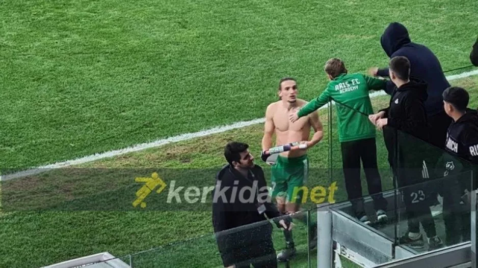 Έφυγε χωρίς φανέλα αλλά... χαλάλι του μικρού! (Φώτος)