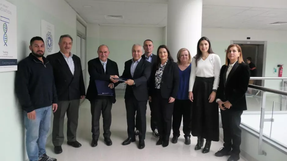 Υπογραφή Μνημονίου Συνεργασίας ΚΟΑ-Ινστιτούτου Νευρολογίας και Γενετικής