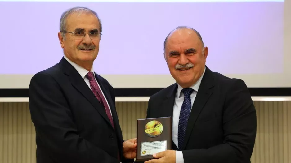 Στην παρουσίαση του λευκώματος των 50χρονων της ΕΑΚ η ηγεσία του ΚΟΑ