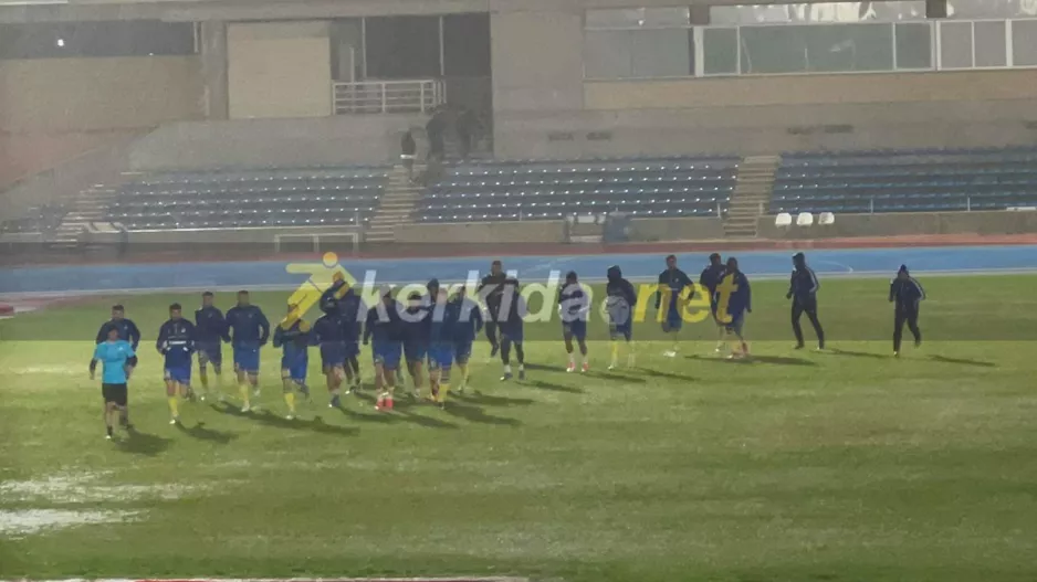 ΑΠΟΕΛ / Αντί αγώνα... προπόνηση υπό βροχή (Φώτος & Βίντεο Kerkida)