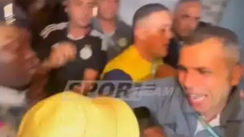 Οι οπαδοί της Αλγερίας μετά τον αποκλεισμό έκαναν... ντου στο ξενοδοχείο της ομάδας