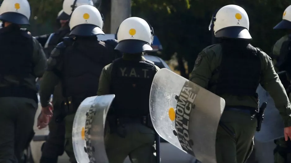 Επεισόδια στον Ρέντη: Αποτυπώματα και DNA πήρε η ΕΛ.ΑΣ από την έρευνα σε αποθήκη του Καραϊσκάκης