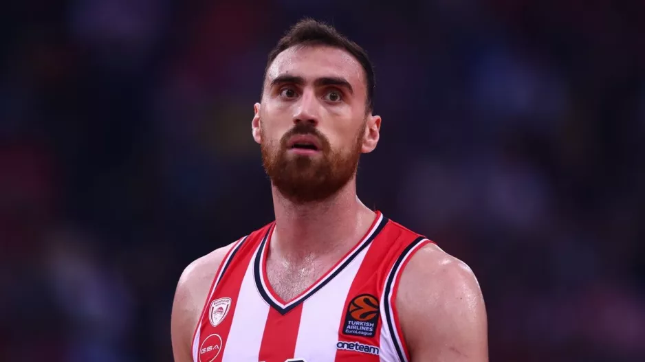 Ολυμπιακός: Χειρουργήθηκε ο Μιλουτίνοβ