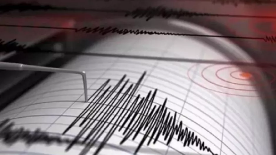 Σεισμός 7,4 Ρίχτερ στην Ιαπωνία - Προειδοποίηση για τσουνάμι