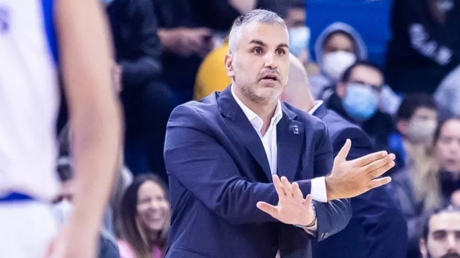 Ανανέωση με Χριστόφορο Λειβαδιώτη