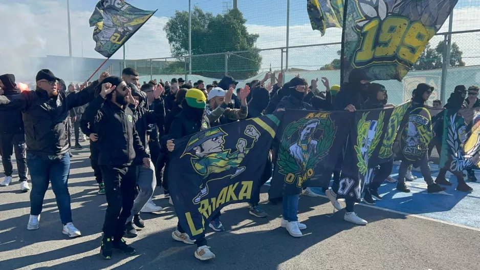 "Ντόπες" από ΑΕΚζήδες ενόψει ΑΠΟΕΛ (ΒΙΝΤΕΟ/ΦΩΤΟΣ)