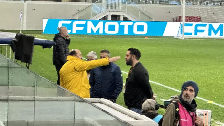 Με τα κίτρινα... ο Πρόεδρος! 