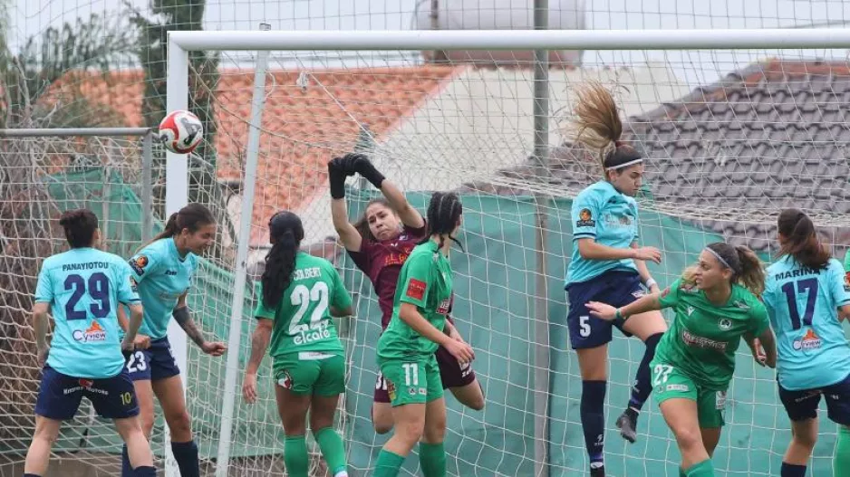 Στην ημιτελική φάση Apollon Ladies και Λευκοθέα Λατσιών