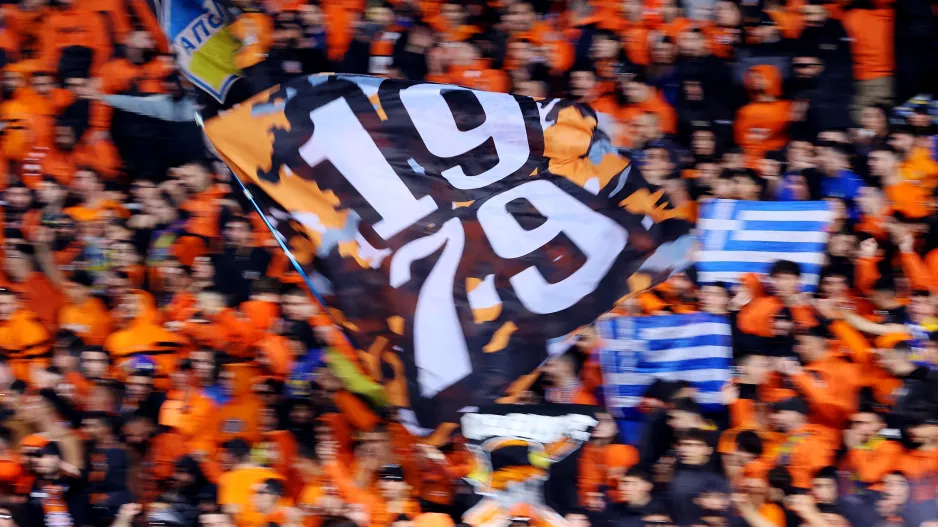 500 πακέτα και πάει (+7,200 τα διαρκείας) 