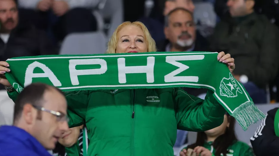 Άρης/Τα εισιτήρια με Καρμιώτισσα