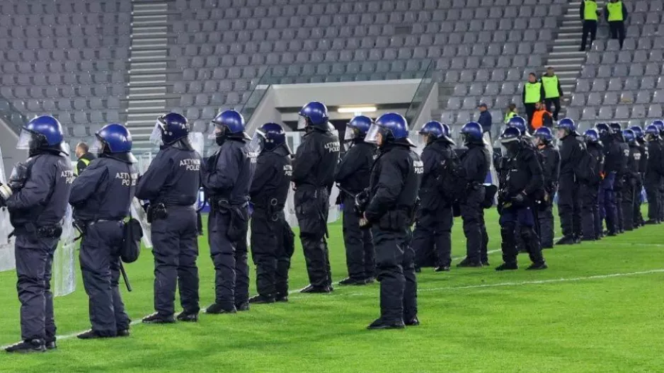 Απαγόρευση εισόδου στους αθλητικούς χώρους στους 4 συλληφθέντες για τα επεισόδια στο Απόλλων-ΑΕΛ