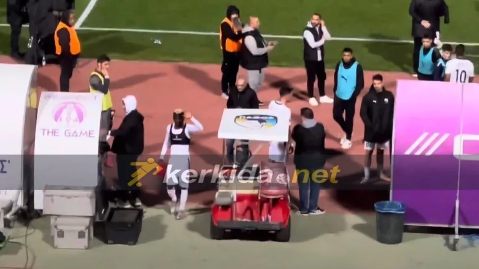 Χειροκρότημα σε Κανέ (Βίντεο Kerkida)