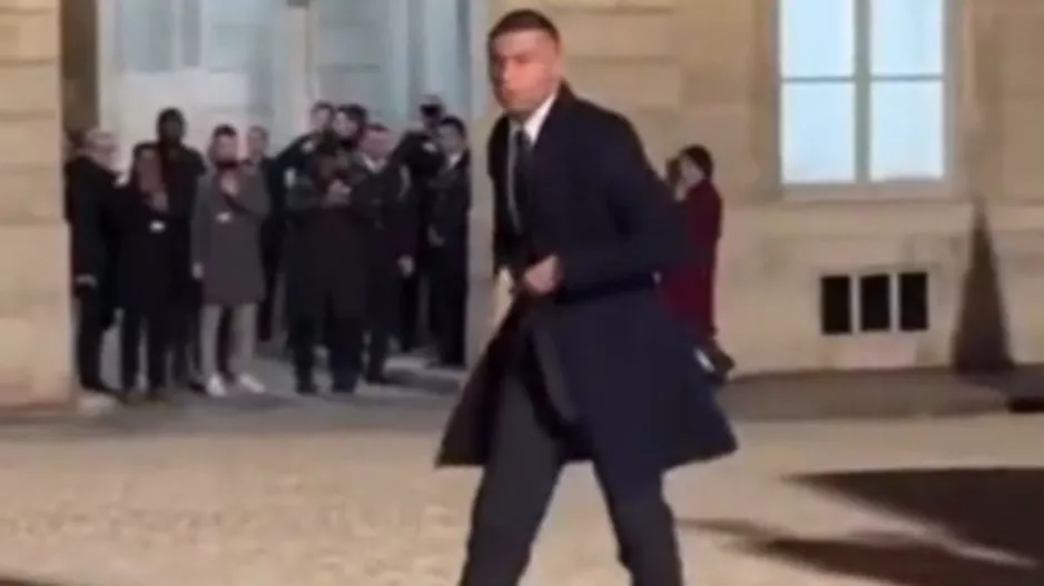 Το απαράμιλλο στιλ του Εμπαπέ στο δείπνο με τον Μακρόν