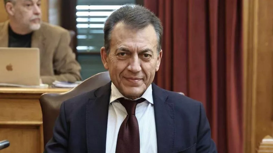 "Η ρίψη κροτίδας τιμωρείται με εξάμηνη φυλάκιση"