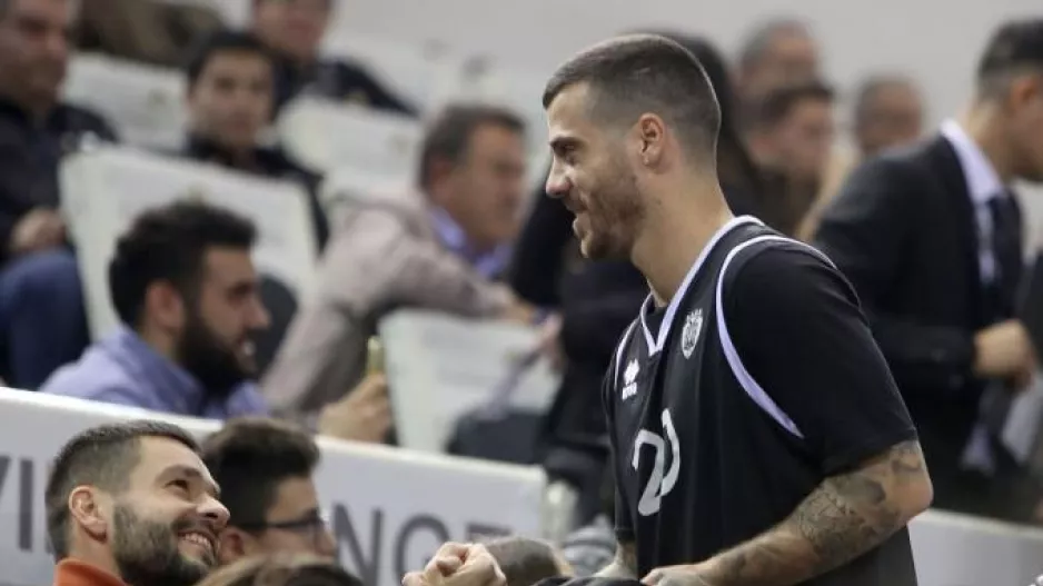 Στην Πυλαία Βιεϊρίνια και Τάισον