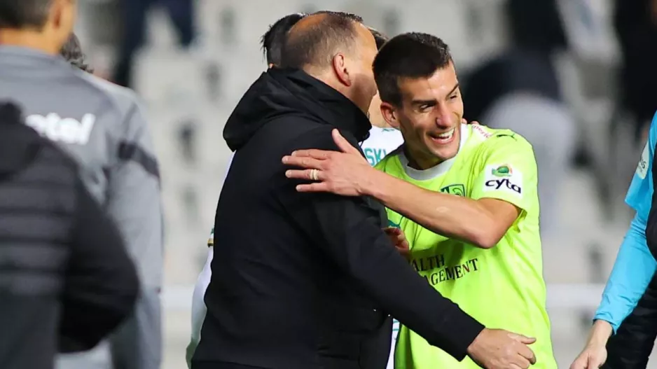 (ΣΧΟΛΙΟ) Διπλό…με την σφραγίδα του