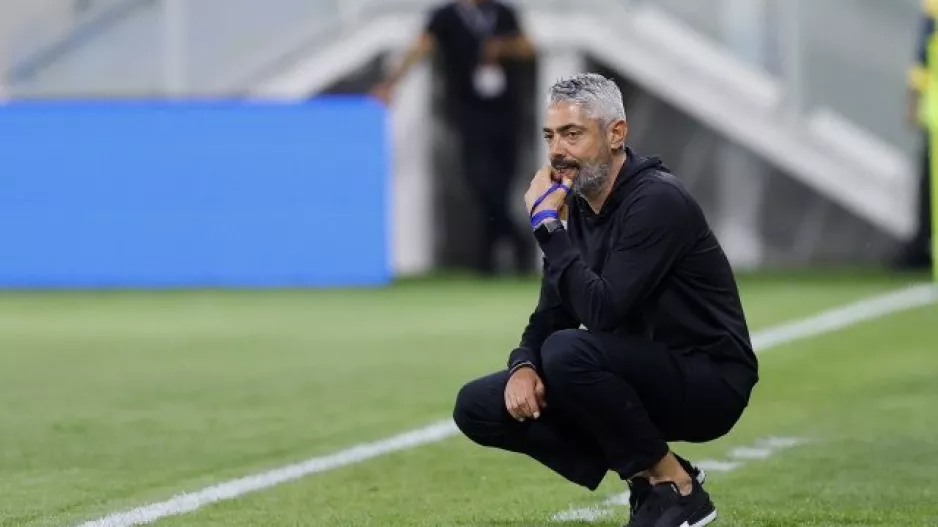 Κατεβασμένα... μούτρα!