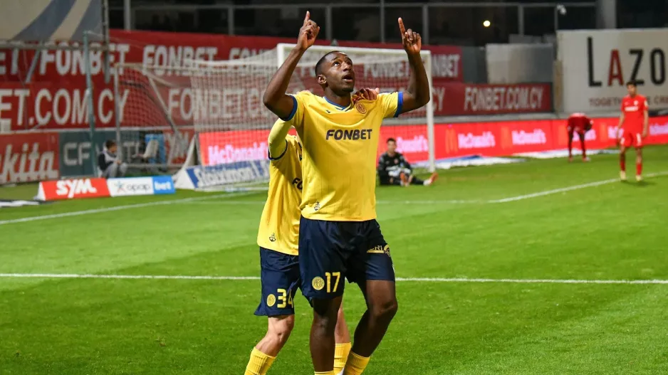 Ahmad Moreira (22-2-2)