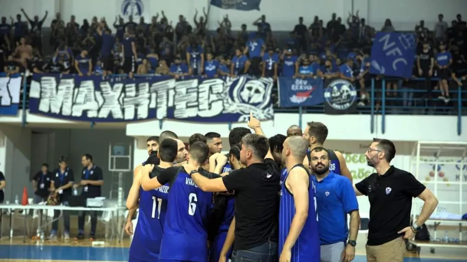 Με φόντο τους ΜΑΧΗΤΕΣ