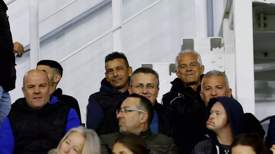 Η... παρέα στην κεντρική