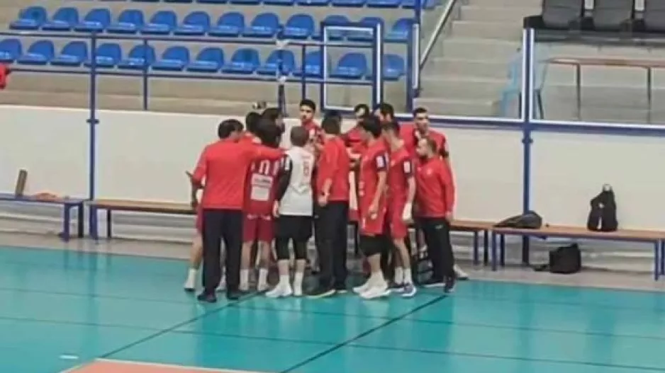 Η Νέα Σαλαμίνα πήρε την πρόκριση στο Βαρωσιώτικο ντέρμπι στο "χρυσό σετ"!