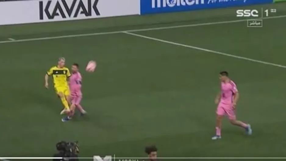 Σκληρό μαρκάρισμα στον Μέσι (βίντεο)