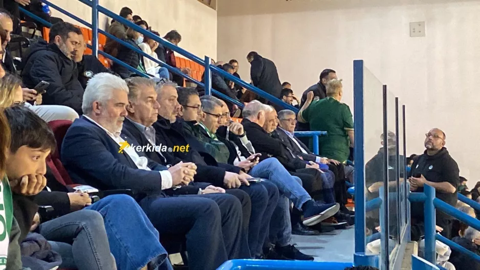Φιέστα... και στη μάππα; (Ομόνοια)