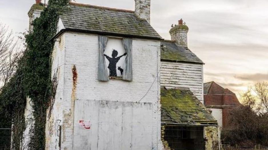 Ποιος είναι ο Banksy; - Οι θεωρίες και η δικαστική διαμάχη που απειλεί να αποκαλύψει την ταυτότητά του