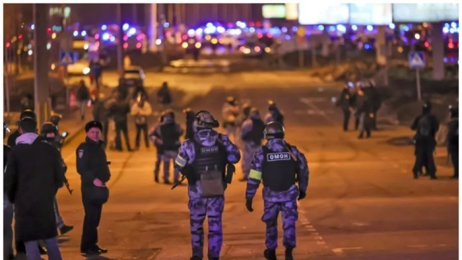 Οι Ουκρανοί κατηγορούν το Πούτιν ότι οργάνωσε το μακελειό στην Μόσχα για να ρίξει ευθύνη στο Κίεβο 
