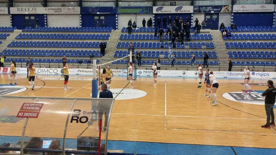 Γαλαζοκίτρινο το ντέρμπι γοήτρου 