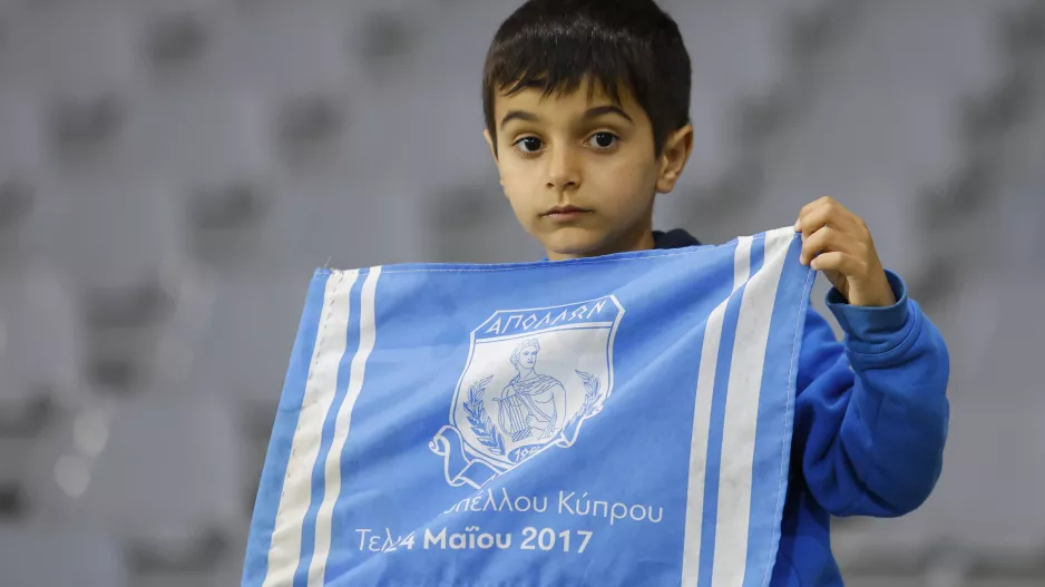 Ο μικρός δείχνει τον δρόμο 