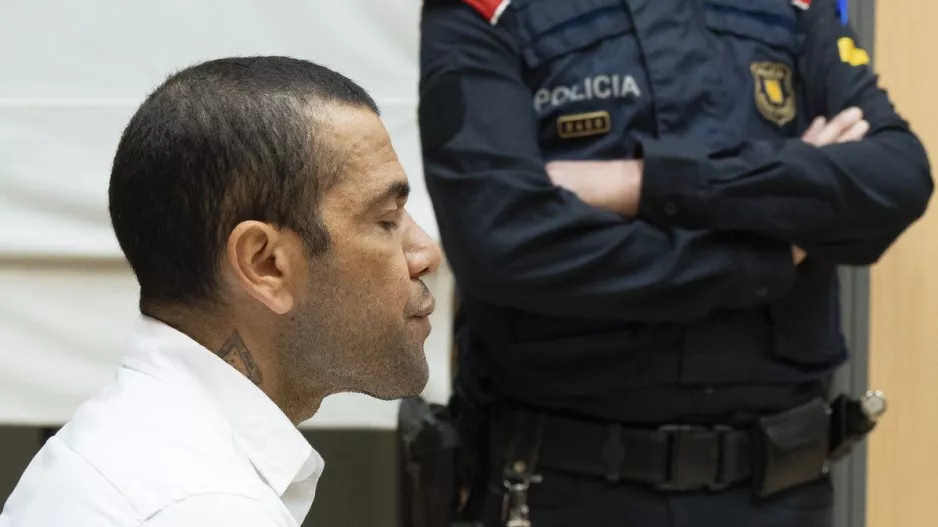 Ο Ντάνι Άλβες θα μείνει ακόμα μία ημέρα στη φυλακή γιατί δεν κατέθεσε την εγγύηση ενός εκατ. ευρώ