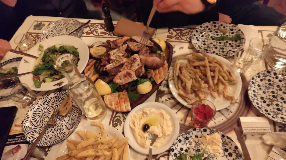 Τα άκουσε διαιτητής που πήγε στην... ταβέρνα!